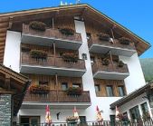 Facaden p� Hotel Beau Sejour