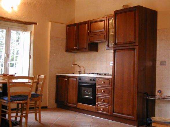 Pozzo og caminetto ferieboliger og hotelværelser toscana umbrien 70 køkken
